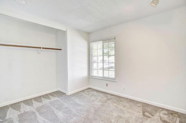 9946 Redstone Dr, Sacramento, CA 95827