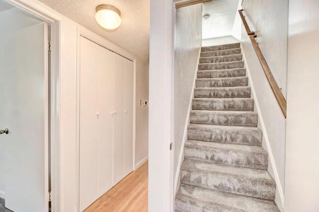 9946 Redstone Dr, Sacramento, CA 95827