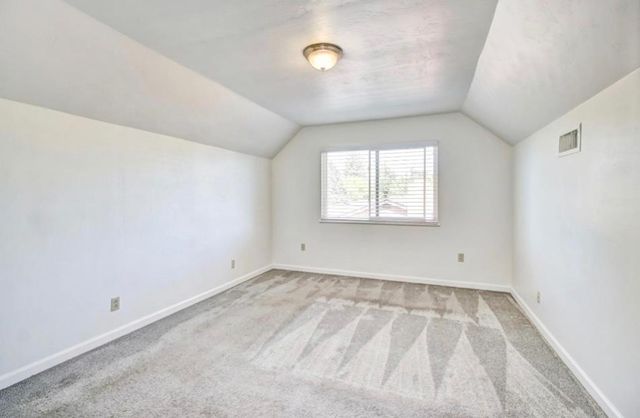 9946 Redstone Dr, Sacramento, CA 95827