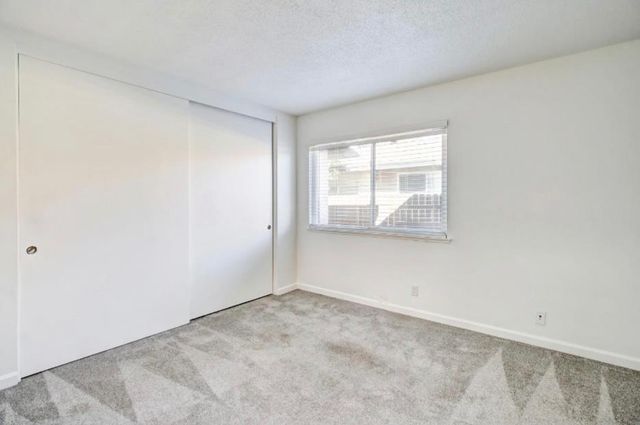 9946 Redstone Dr, Sacramento, CA 95827