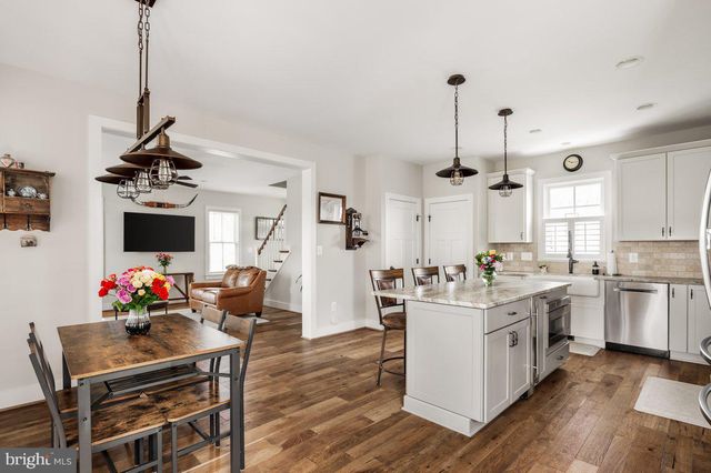38165 COBBETT LN, Hillsboro, VA 20132