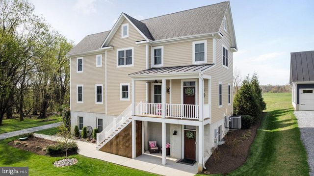 38165 COBBETT LN, Hillsboro, VA 20132
