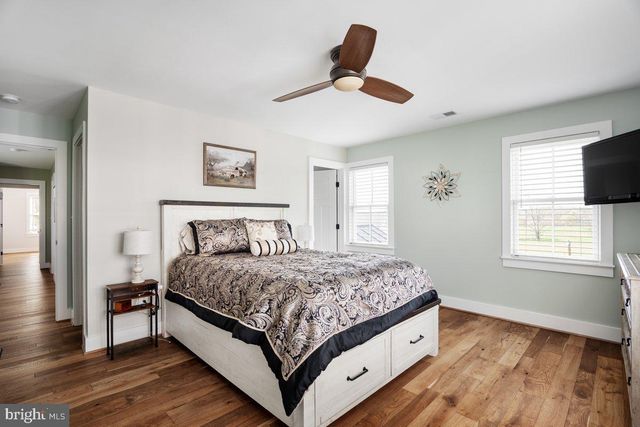 38165 COBBETT LN, Hillsboro, VA 20132