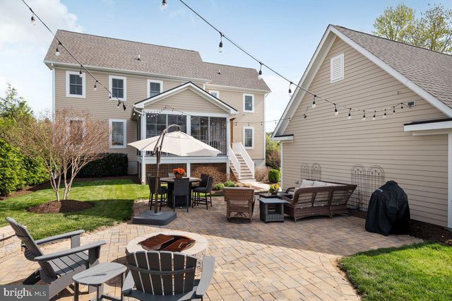 38165 COBBETT LN, Hillsboro, VA 20132