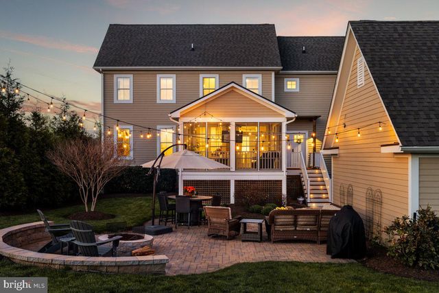 38165 COBBETT LN, Hillsboro, VA 20132