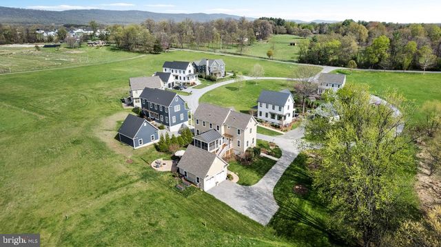 38165 COBBETT LN, Hillsboro, VA 20132