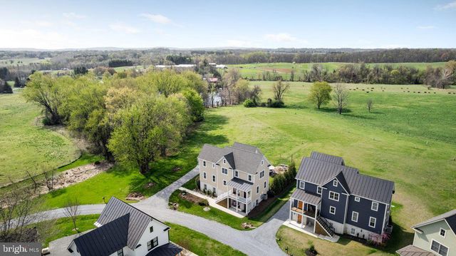 38165 COBBETT LN, Hillsboro, VA 20132