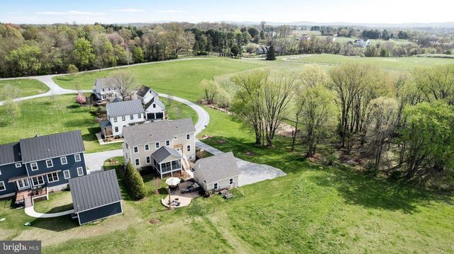38165 COBBETT LN, Hillsboro, VA 20132