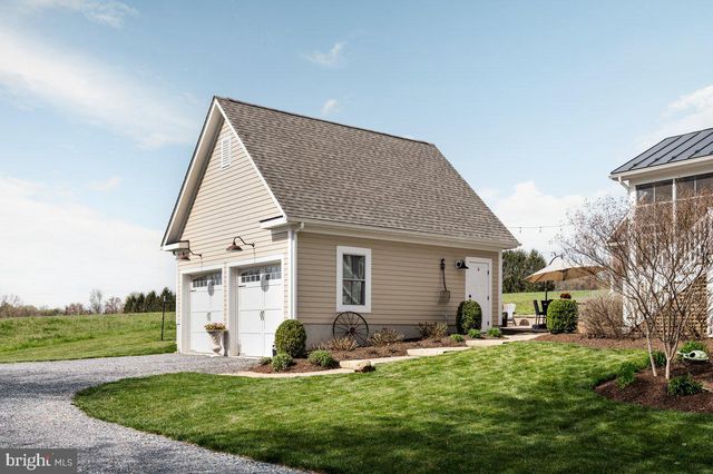 38165 COBBETT LN, Hillsboro, VA 20132