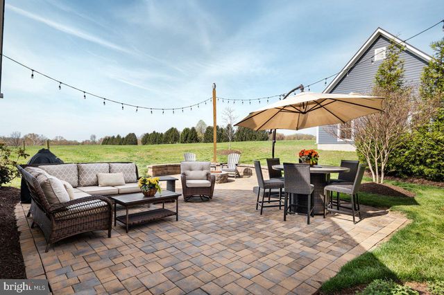38165 COBBETT LN, Hillsboro, VA 20132