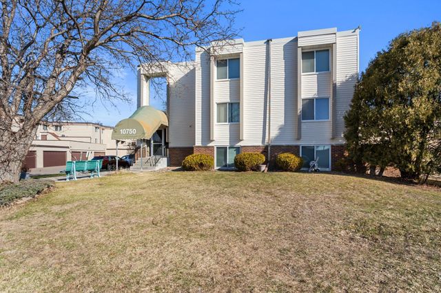 10750 Rockford Road 313, Plymouth, MN 55442