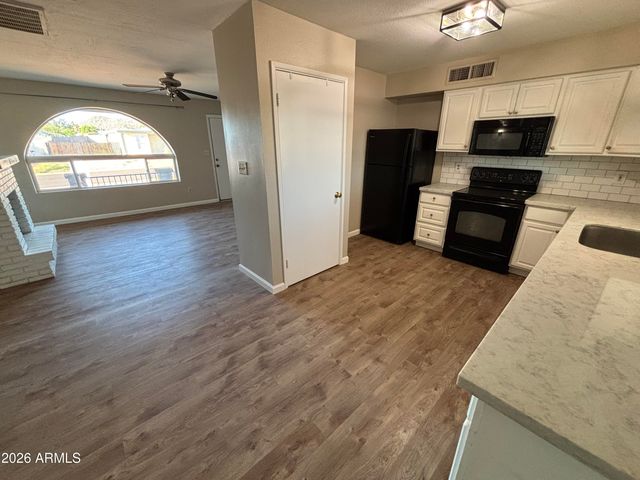 9547 E DALLAS Street, Mesa, AZ 85207