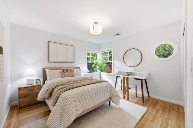 1005 Hall Street, San Carlos, CA 94070