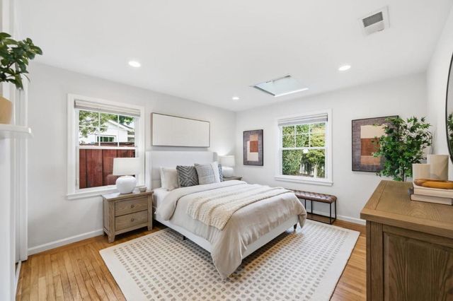 1005 Hall Street, San Carlos, CA 94070