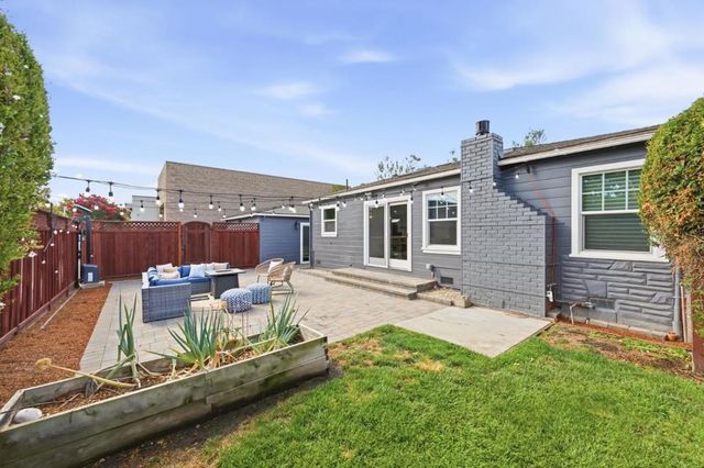 1005 Hall Street, San Carlos, CA 94070