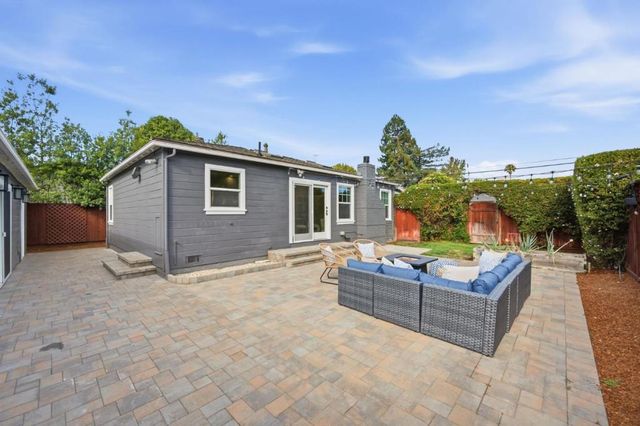 1005 Hall Street, San Carlos, CA 94070