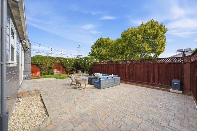 1005 Hall Street, San Carlos, CA 94070