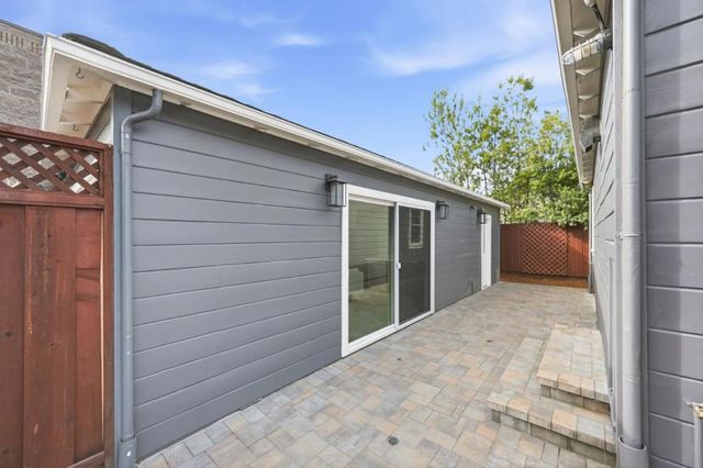 1005 Hall Street, San Carlos, CA 94070