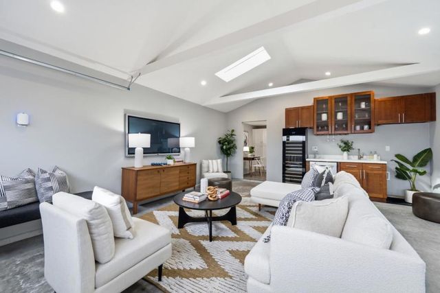 1005 Hall Street, San Carlos, CA 94070