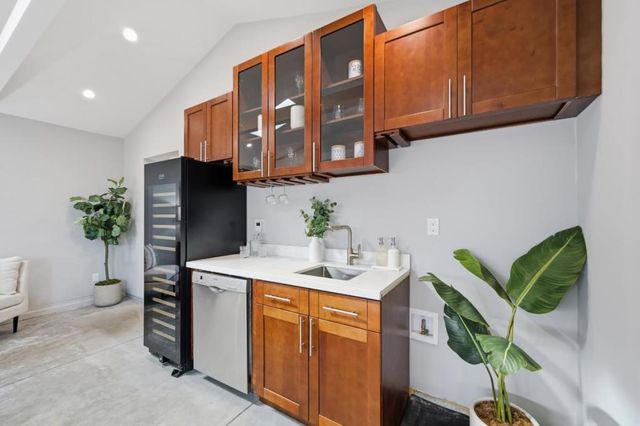 1005 Hall Street, San Carlos, CA 94070
