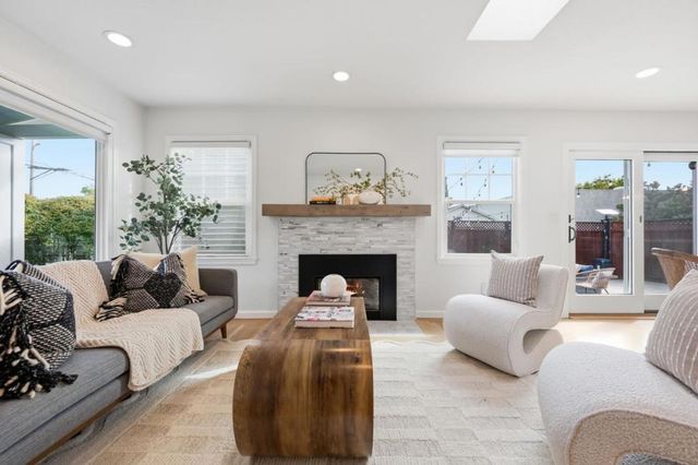 1005 Hall Street, San Carlos, CA 94070