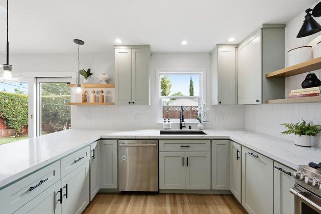 1005 Hall Street, San Carlos, CA 94070