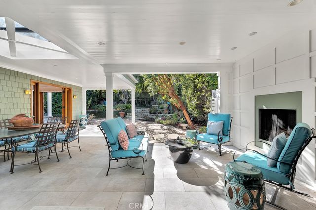 22122 Avenue Morelos, Woodland Hills, CA 91364