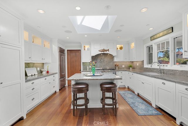 22122 Avenue Morelos, Woodland Hills, CA 91364