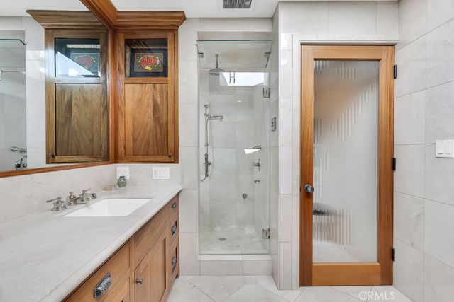 22122 Avenue Morelos, Woodland Hills, CA 91364