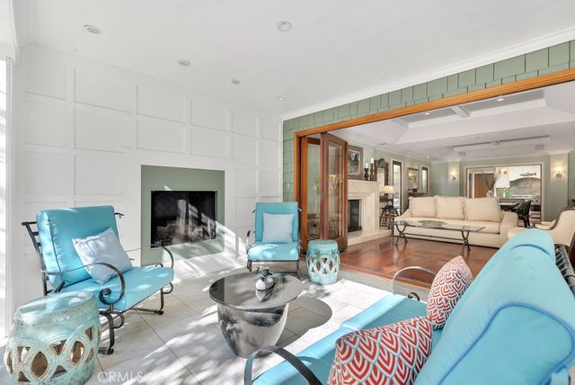 22122 Avenue Morelos, Woodland Hills, CA 91364