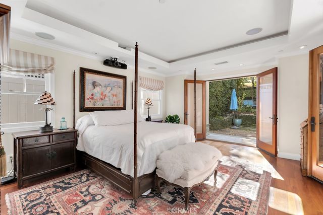 22122 Avenue Morelos, Woodland Hills, CA 91364