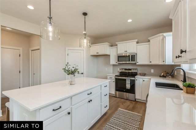 730 NE Crossing Oaks Drive, Ankeny, IA 50021
