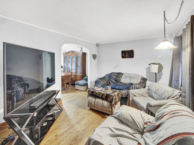 10748 S Avenue N, Chicago, IL 60617