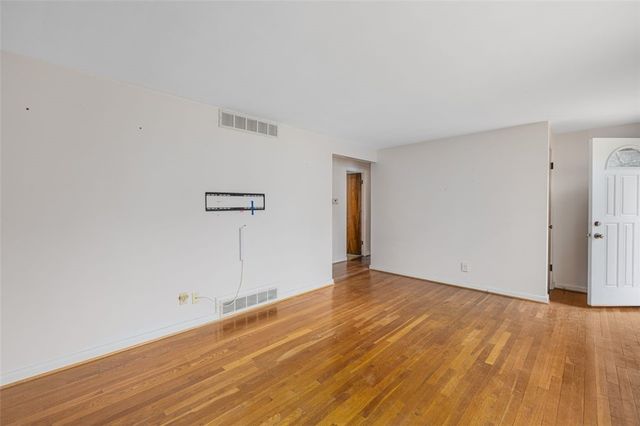 16 Vista Drive, Lincoln, RI 02865