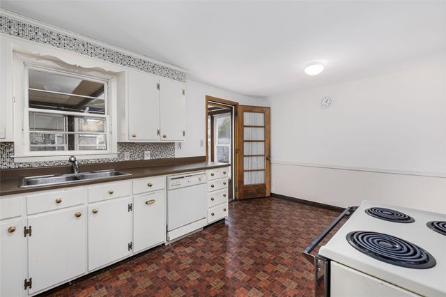 16 Vista Drive, Lincoln, RI 02865