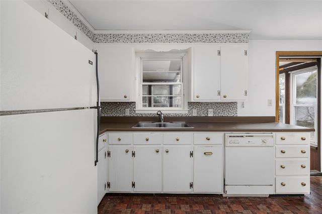 16 Vista Drive, Lincoln, RI 02865