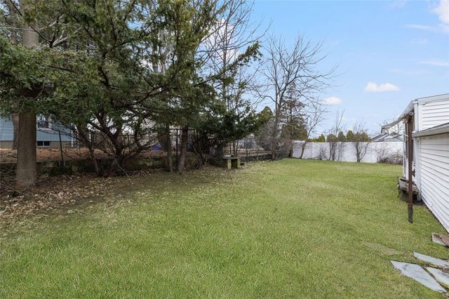 16 Vista Drive, Lincoln, RI 02865