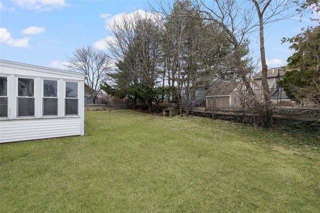 16 Vista Drive, Lincoln, RI 02865