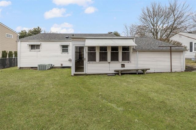 16 Vista Drive, Lincoln, RI 02865