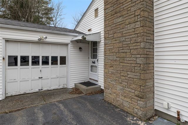 16 Vista Drive, Lincoln, RI 02865