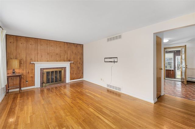 16 Vista Drive, Lincoln, RI 02865