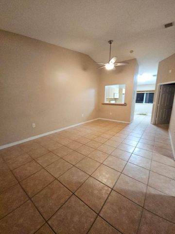 7900 NW 6th Street 205, Pembroke Pines, FL 33024