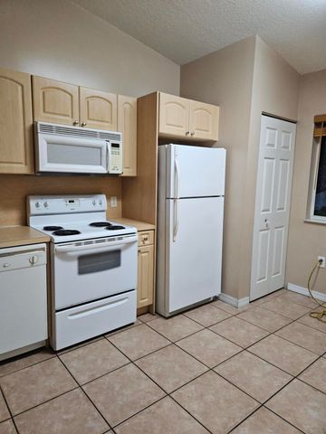 7900 NW 6th Street 205, Pembroke Pines, FL 33024