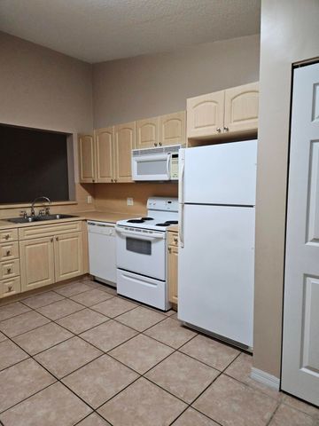 7900 NW 6th Street 205, Pembroke Pines, FL 33024