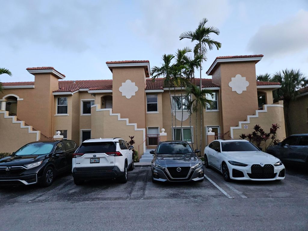 7900 NW 6th Street 205, Pembroke Pines, FL 33024