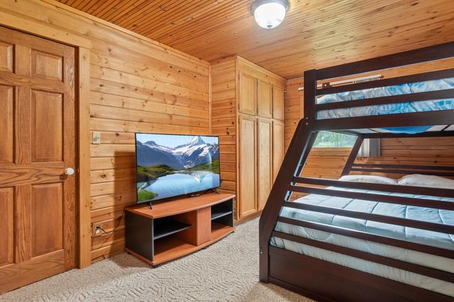 910 E Evergreen Street, Isle, MN 56342