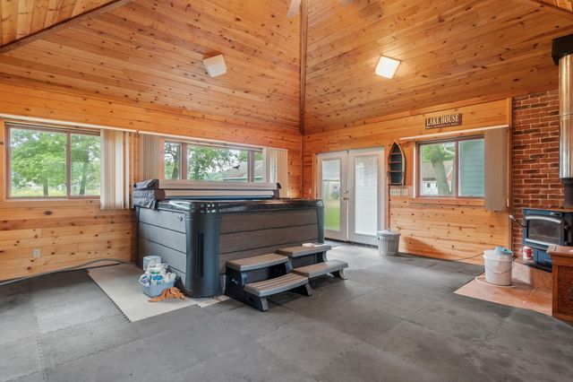 910 E Evergreen Street, Isle, MN 56342