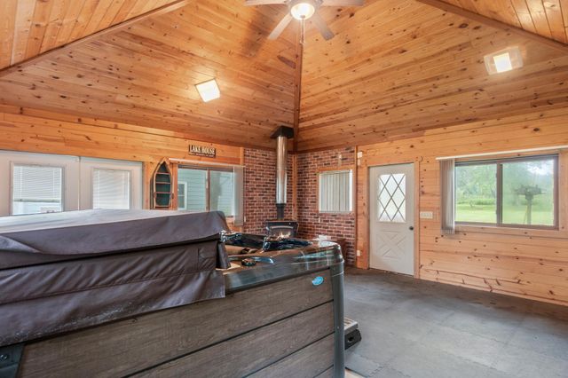 910 E Evergreen Street, Isle, MN 56342