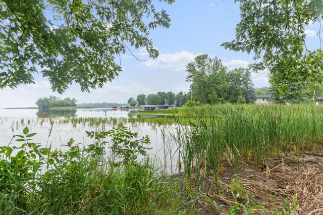 910 E Evergreen Street, Isle, MN 56342