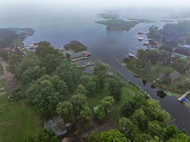 910 E Evergreen Street, Isle, MN 56342